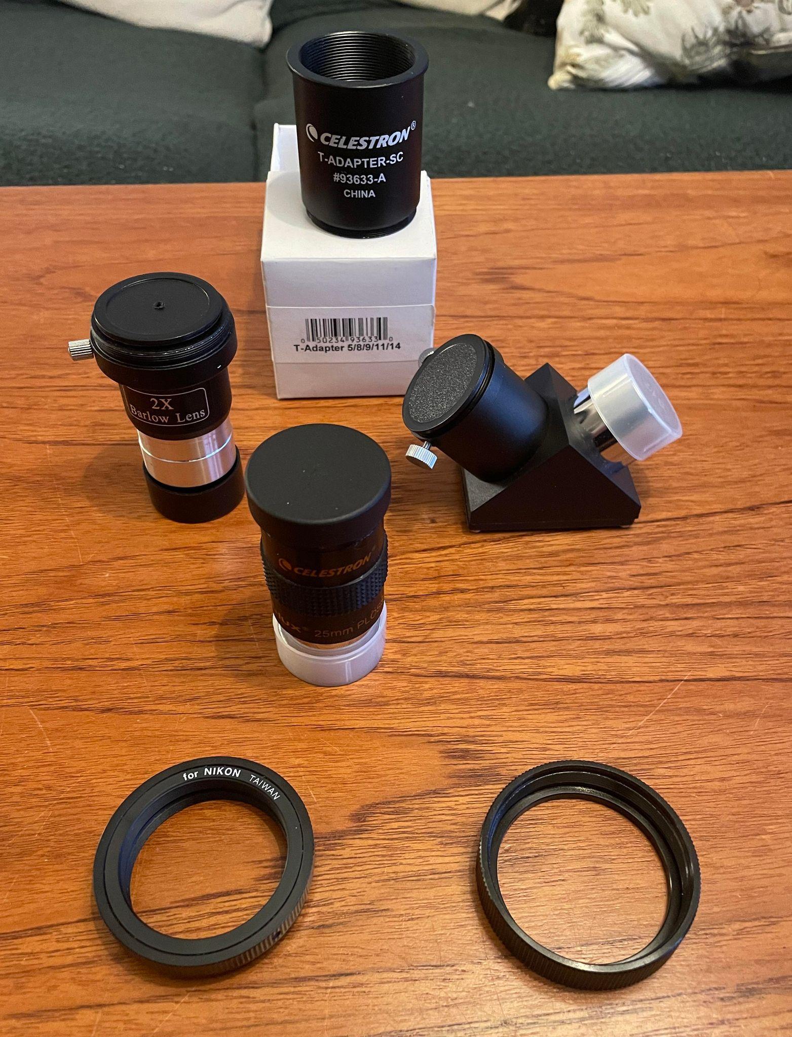 T-adapter, T2-Nikon adapter, Spegel diagonal, Barlow lens, Okular.